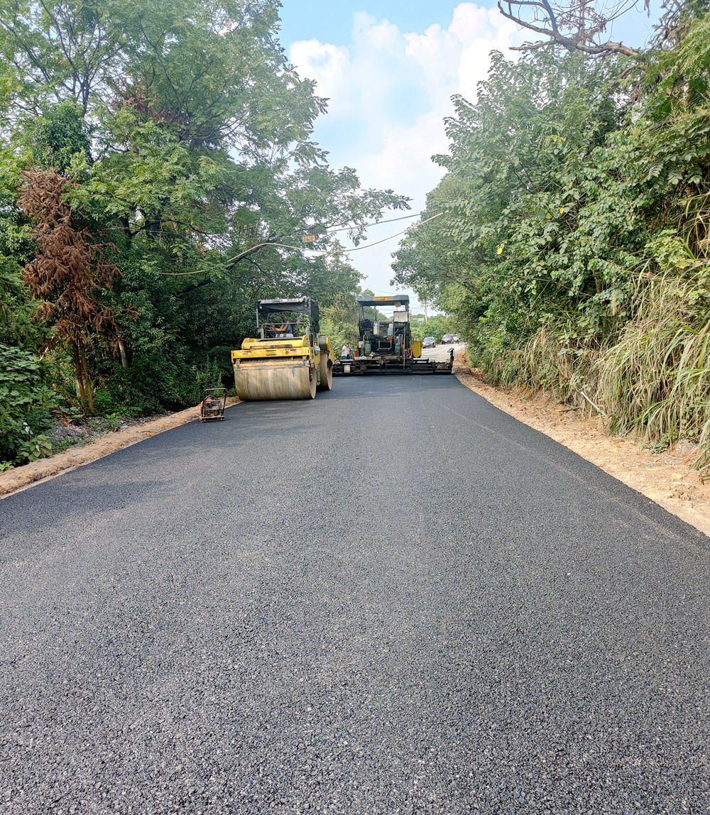 炎炎烈夏公司董事長現(xiàn)場督導(dǎo)項(xiàng)目施工生產(chǎn)