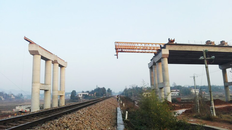 熱烈祝賀益婁高速公路十四標仁橋大橋跨鐵架梁任務(wù)圓滿完成