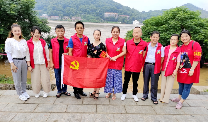 風(fēng)雨中彰顯責(zé)任擔(dān)當(dāng)